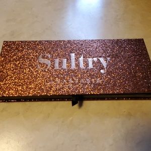 Anastasia Beverly Hills Sultry eyeshadow palette